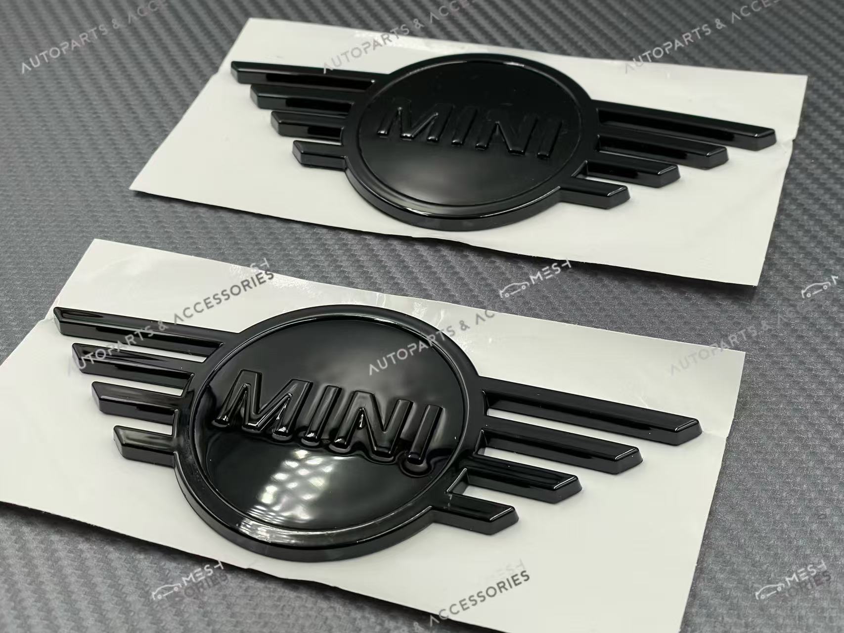 Mesh Autoparts & Accessories Mini Cooper F60 Countryman Gloss Black Emblem Set